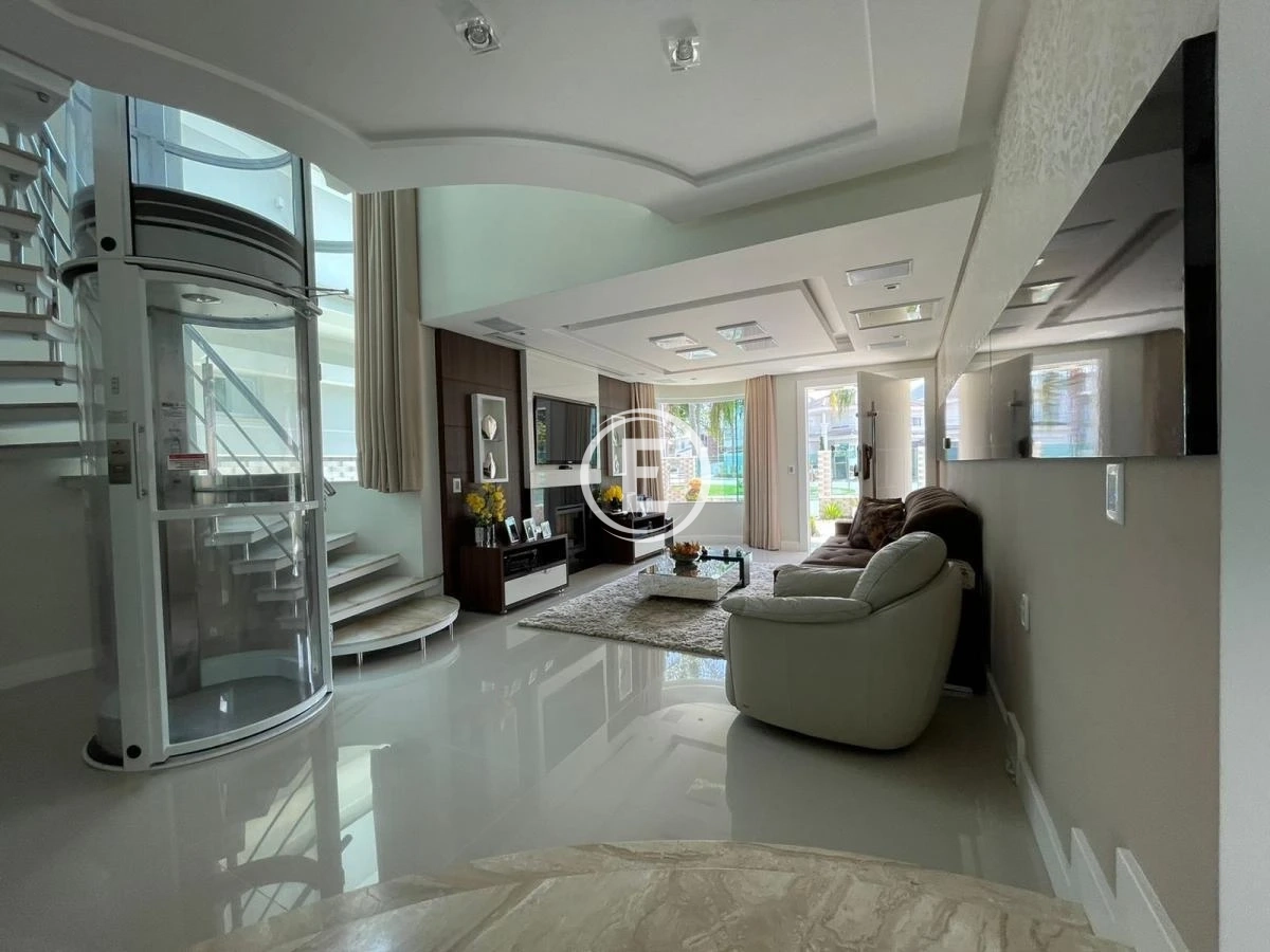 Casa em Pedra Branca, Palhoça. 3 quartos, 420m². Imagem 3 de 17