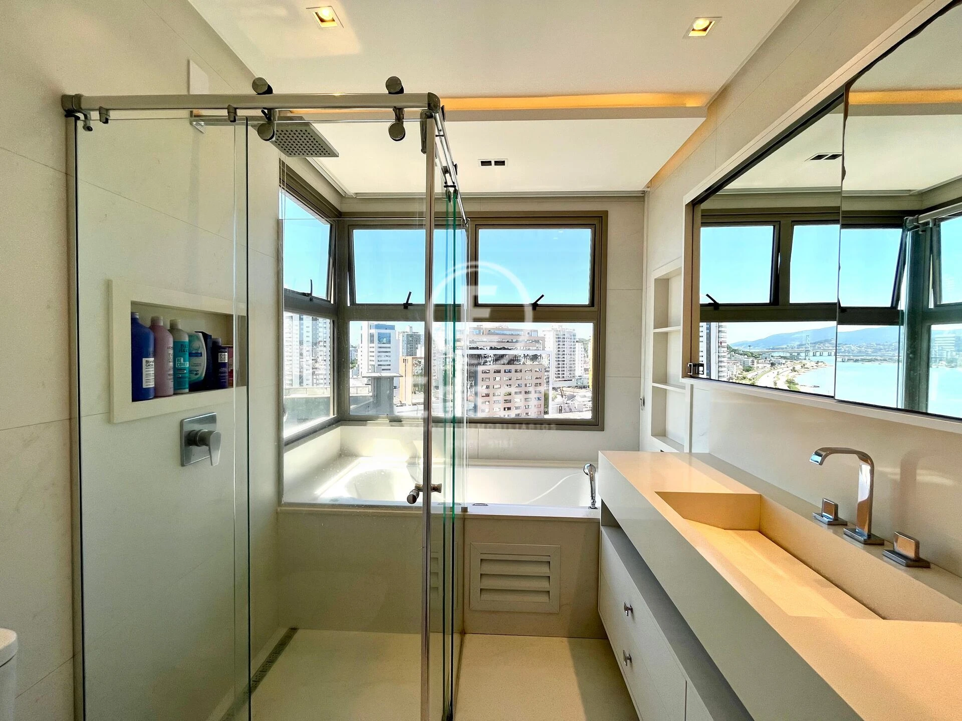 Apartamento em Estreito, Florianópolis. 3 quartos, 131m². Imagem 4 de 15