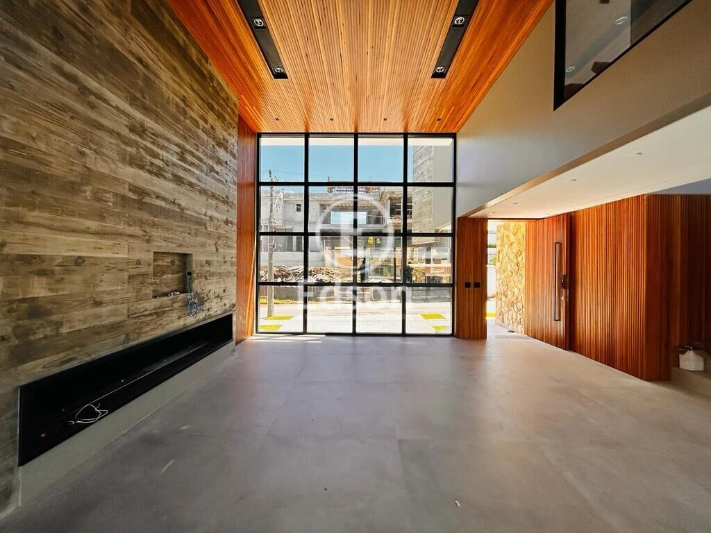 Casa em Pedra Branca, Palhoça. 4 quartos, 547m². Imagem 2 de 12