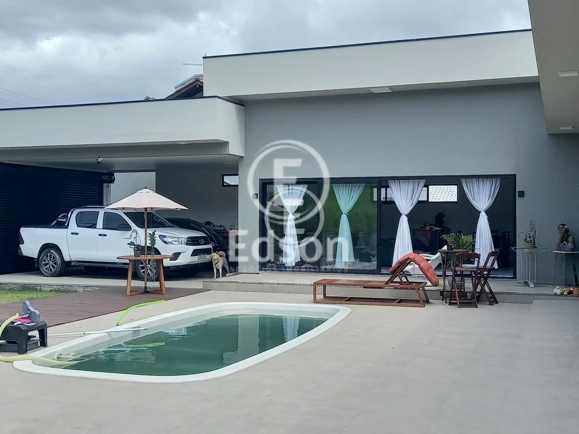 Casa em Pedra Branca, Palhoça. 3 quartos, 177m². Imagem 3 de 5