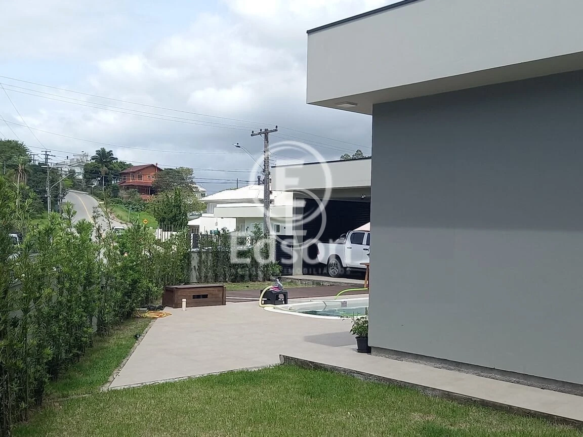 Casa em Pedra Branca, Palhoça. 3 quartos, 177m². Imagem 2 de 5