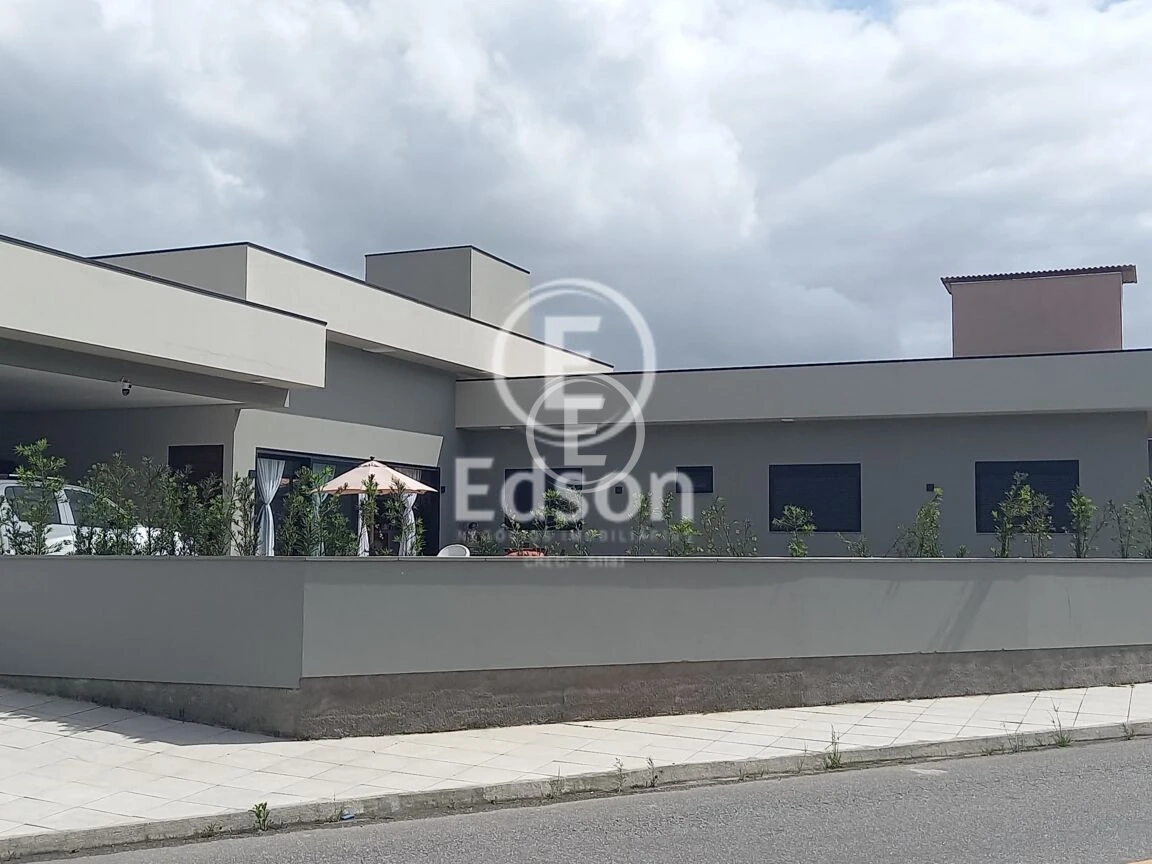 Casa em Pedra Branca, Palhoça. 3 quartos, 177m². Imagem 1 de 5