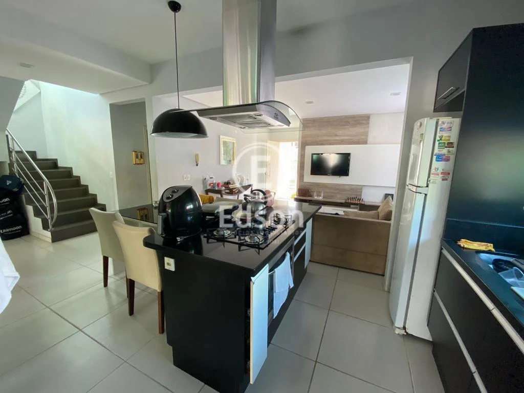 Casa em Pedra Branca, Palhoça. 3 quartos, 226m². Imagem 5 de 14