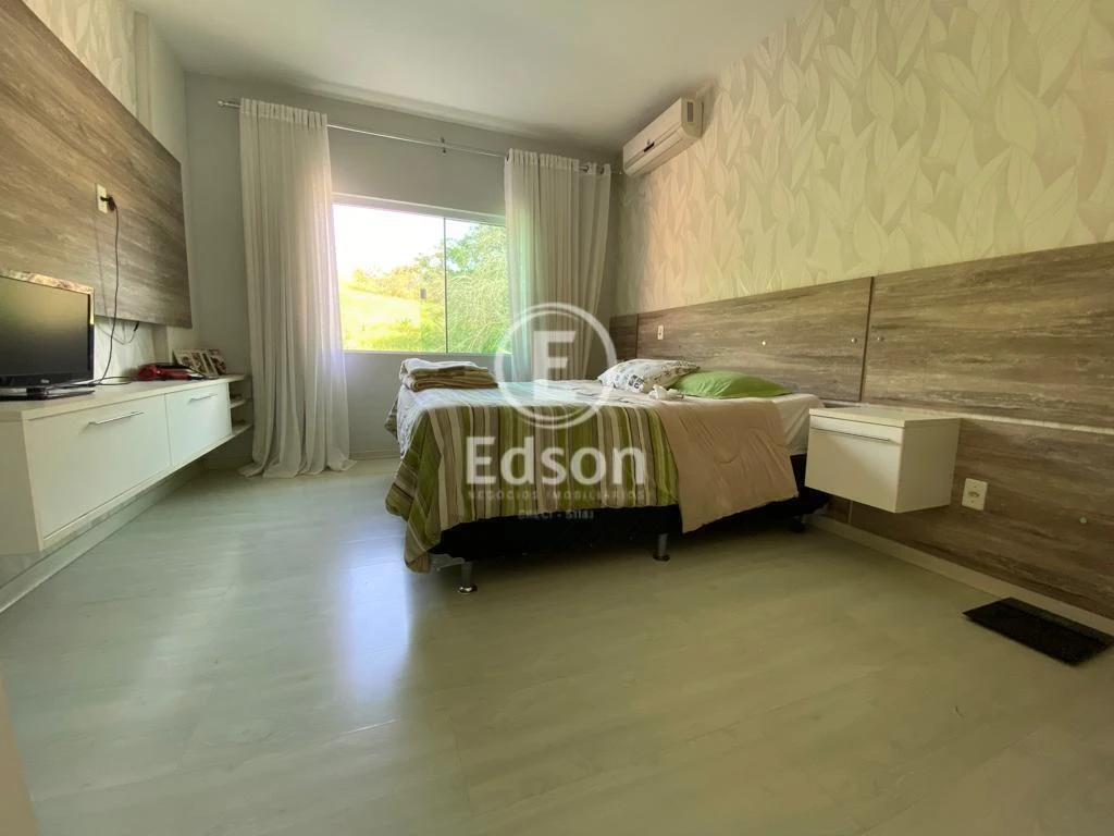 Casa em Pedra Branca, Palhoça. 3 quartos, 226m². Imagem 6 de 14