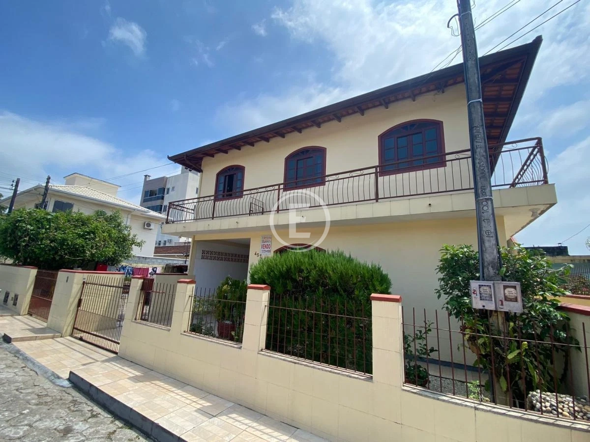 Casa em Centro, Palhoça. 3 quartos, 252m². Imagem 1 de 12