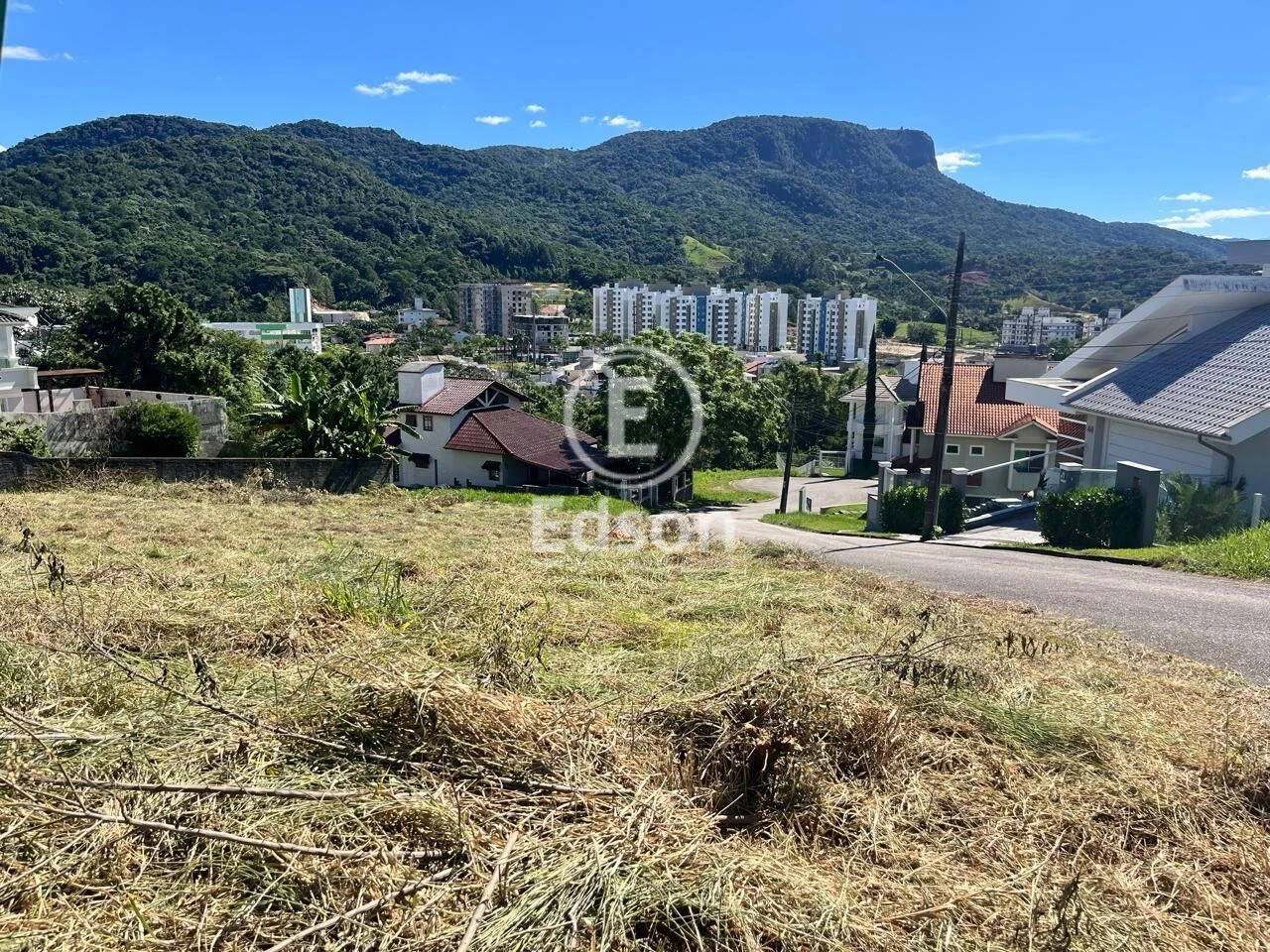 Terreno em Pedra Branca, Palhoça. 0 quartos, 961m². Imagem 1 de 6