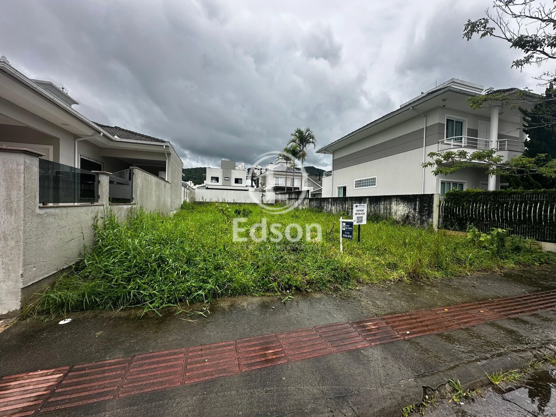 Terreno em Pedra Branca, Palhoça. 0 quartos, 360m². Imagem 2 de 3