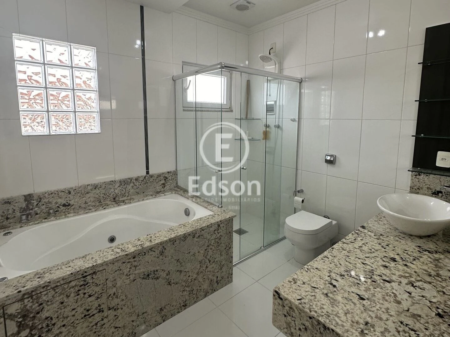 Casa em Ponte do Imaruim, Palhoça. 3 quartos, 222m². Imagem 2 de 13