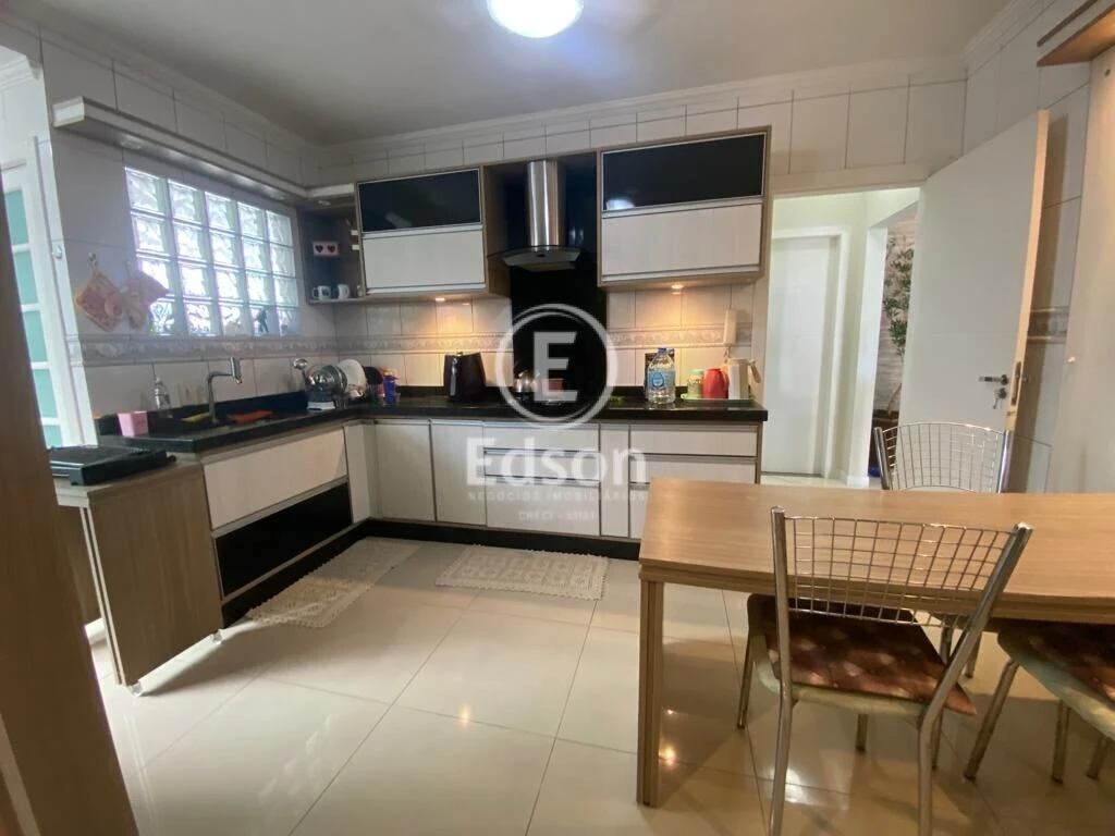 Casa em Pagani, Palhoça. 3 quartos, 300m². Imagem 4 de 12