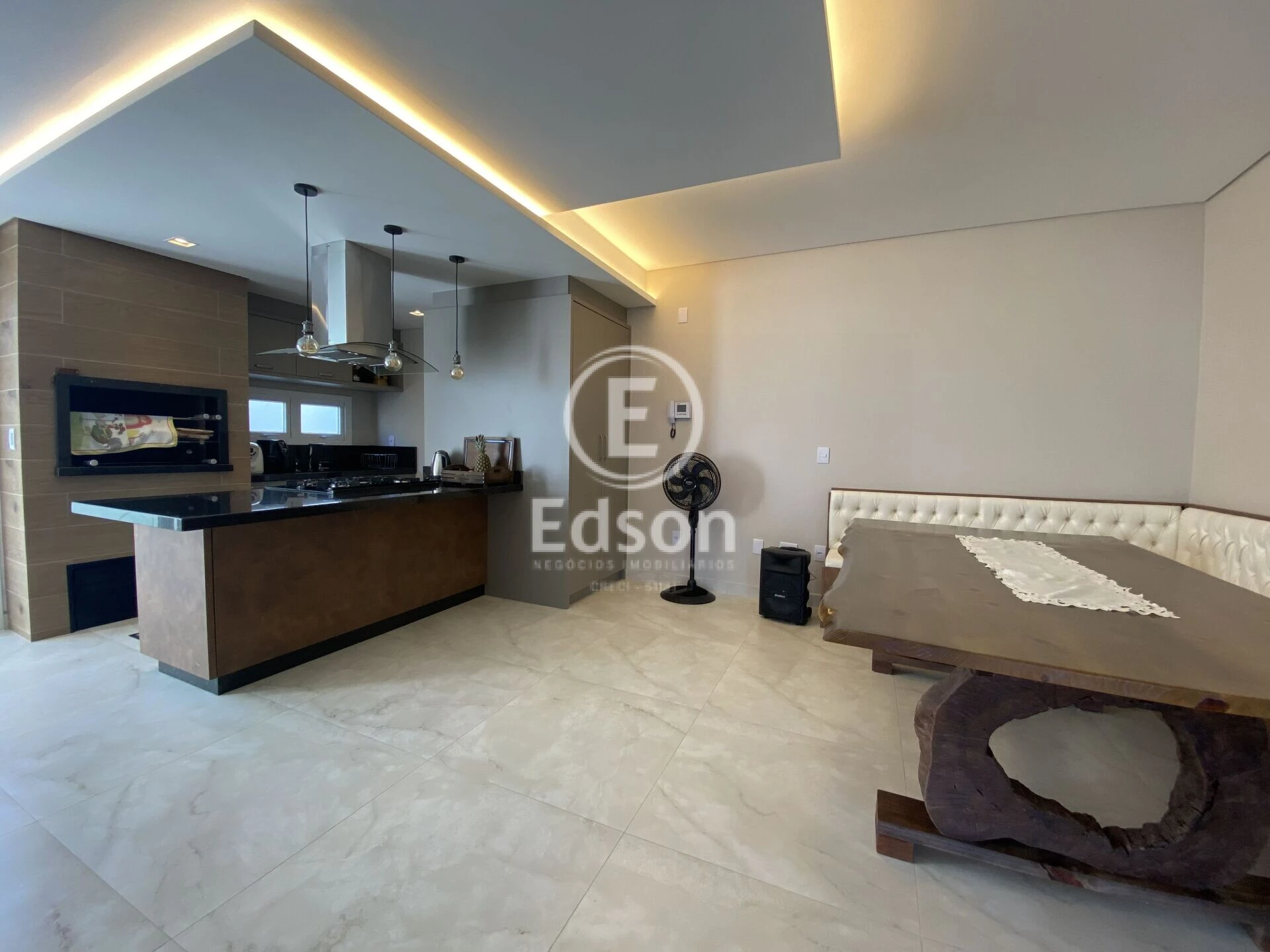 Casa em São Sebastião, Palhoça. 3 quartos, 262m². Imagem 10 de 17