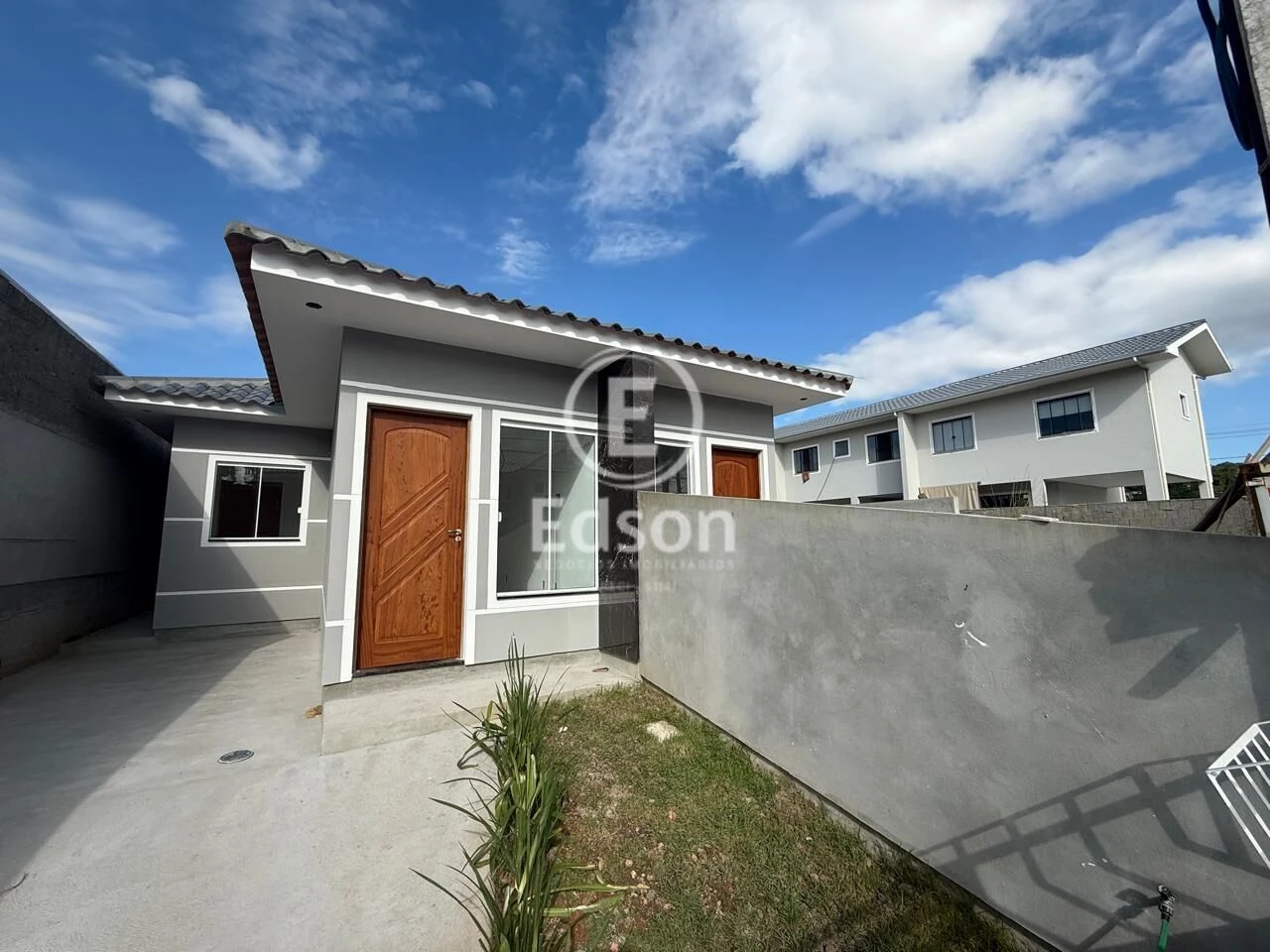 Casa Geminada em Potecas, São José. 2 quartos, 62m². Imagem 1 de 10