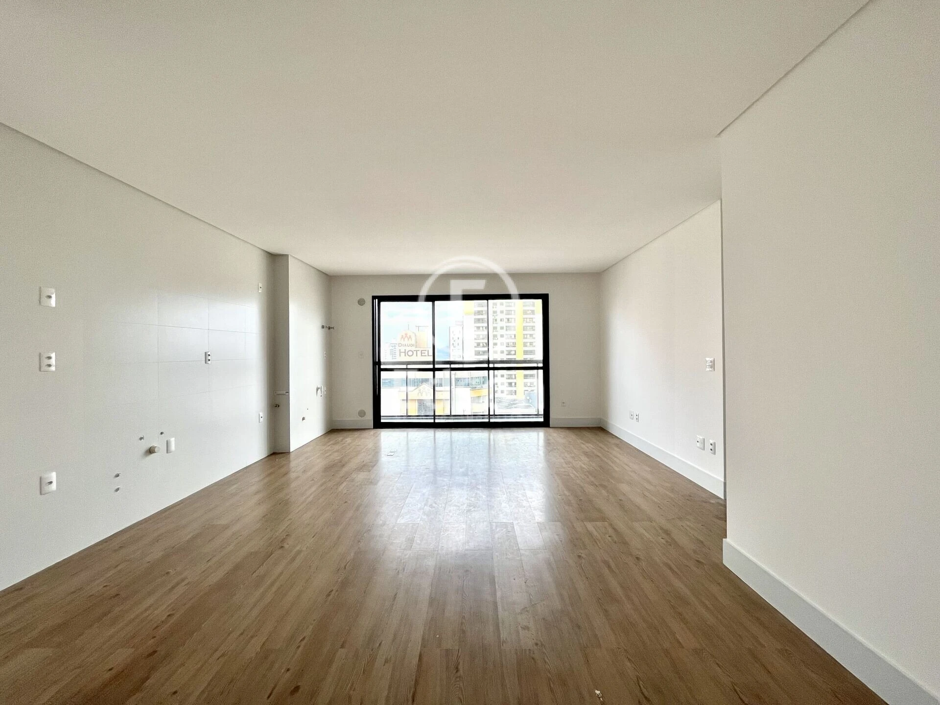 Apartamento em Kobrasol, São José. 2 quartos, 72m². Imagem 3 de 15