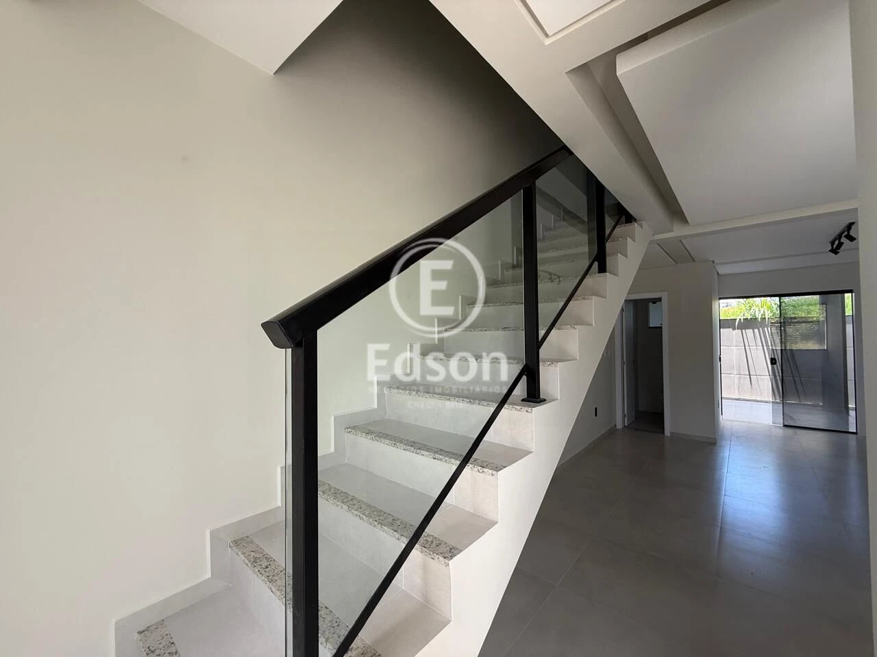 Sobrado Geminado em Forquilhas, São José. 3 quartos, 102m². Imagem 4 de 12