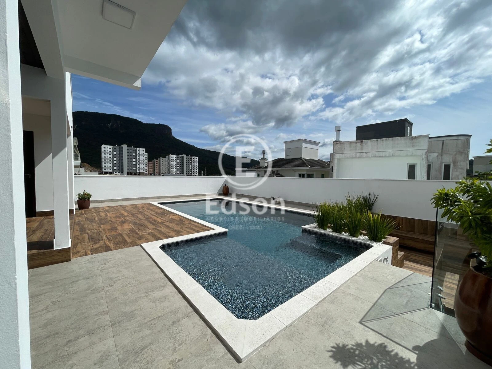 Casa em Pedra Branca, Palhoça. 3 quartos, 350m². Imagem 8 de 10