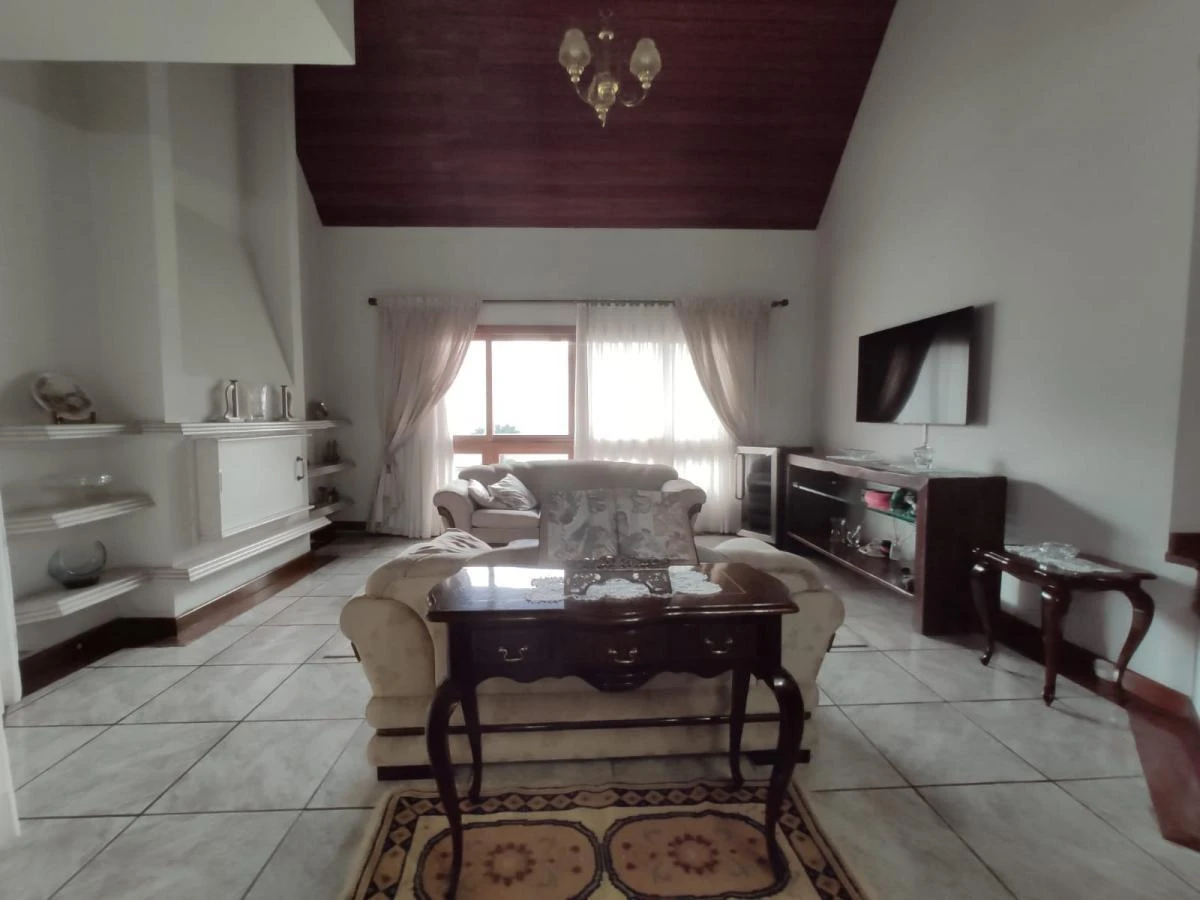 Casa em Centro, Palhoça. 5 quartos, 444m². Imagem 2 de 11