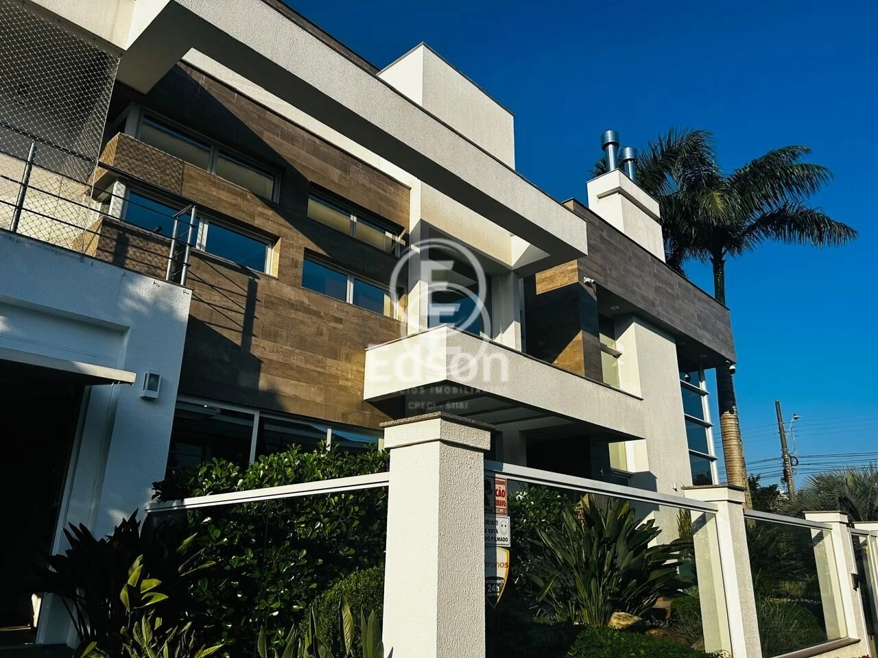 Casa em Pedra Branca, Palhoça. 3 quartos, 510m². Imagem 2 de 15