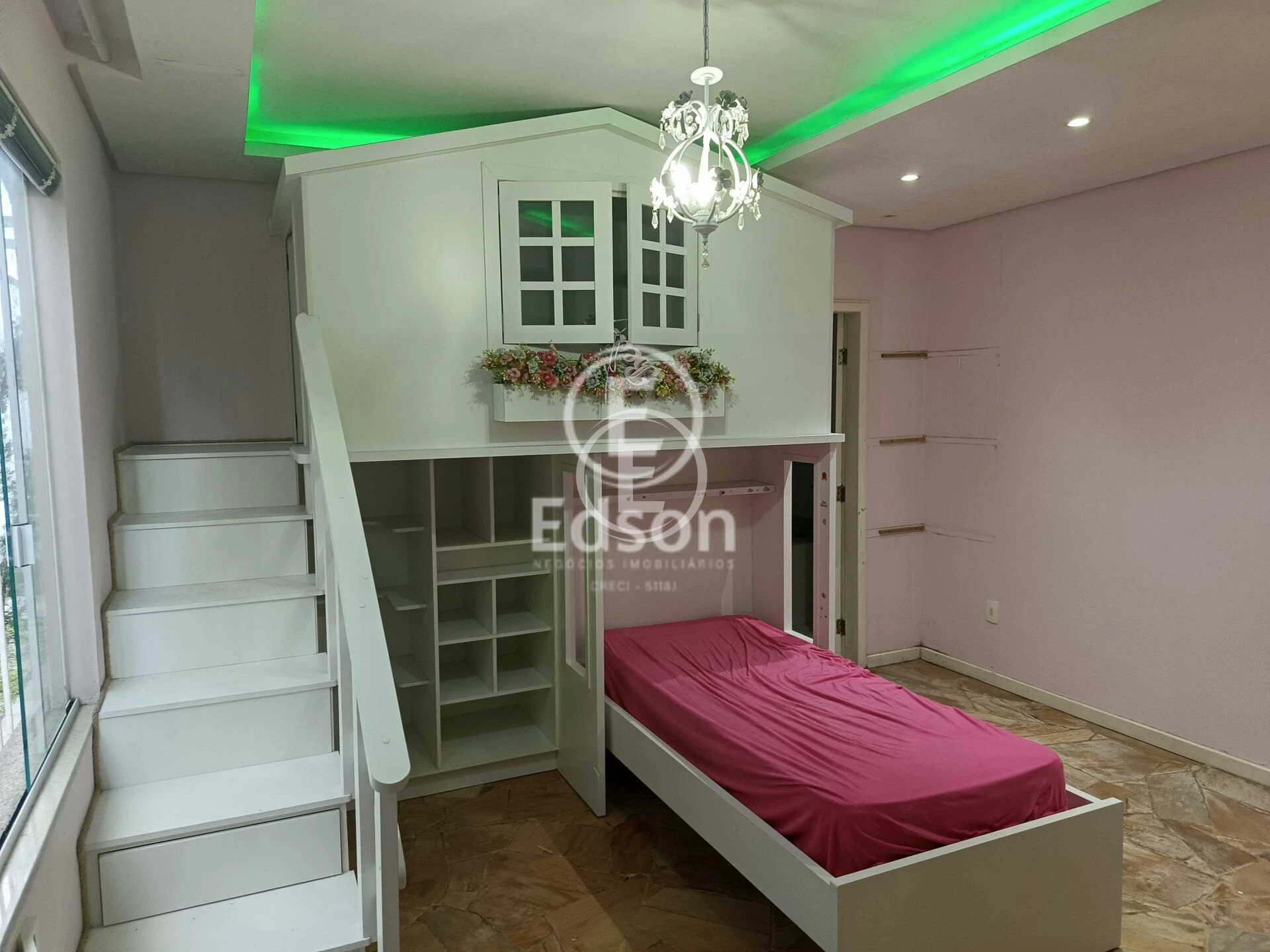 Casa em Centro, Biguaçu. 4 quartos, 266m². Imagem 6 de 10