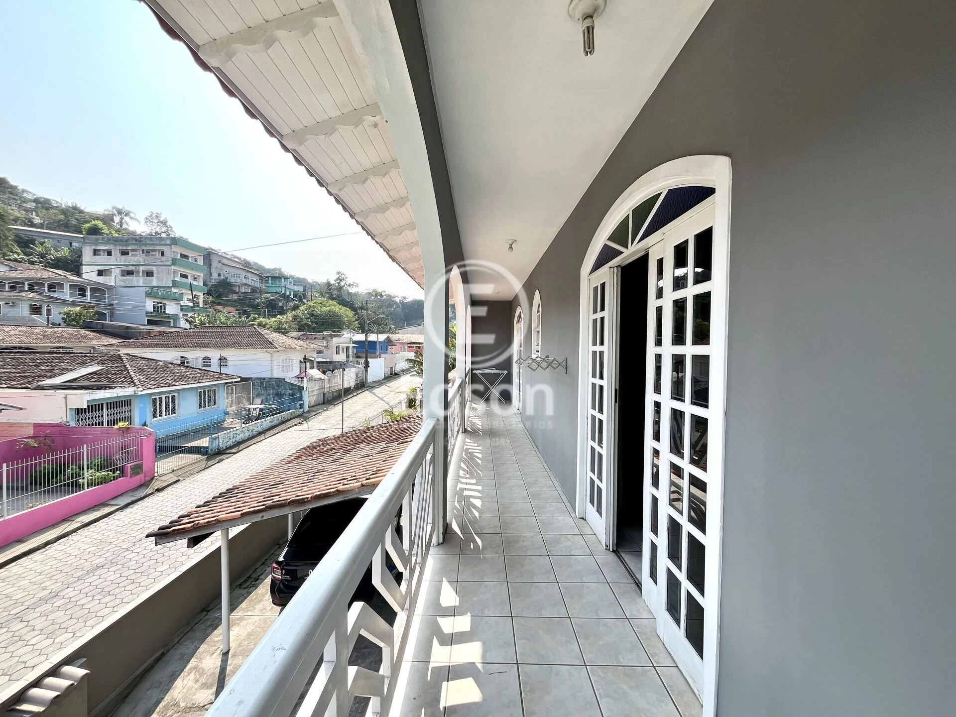 Casa em Fazenda Santo Antônio, São José. 5 quartos, 280m². Imagem 3 de 15