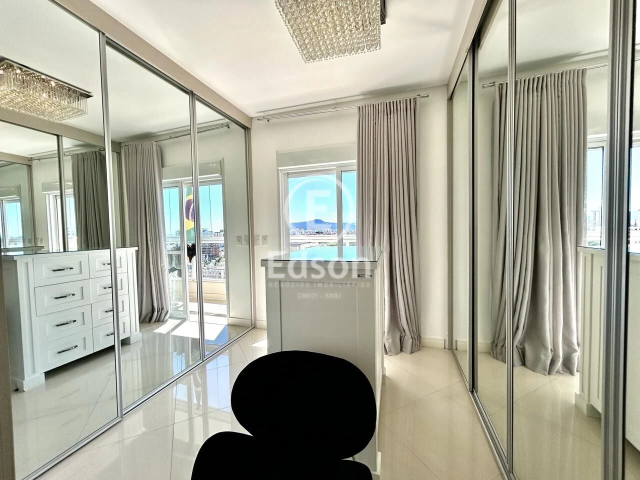 Apartamento em Canto, Florianópolis. 3 quartos, 180m². Imagem 7 de 15