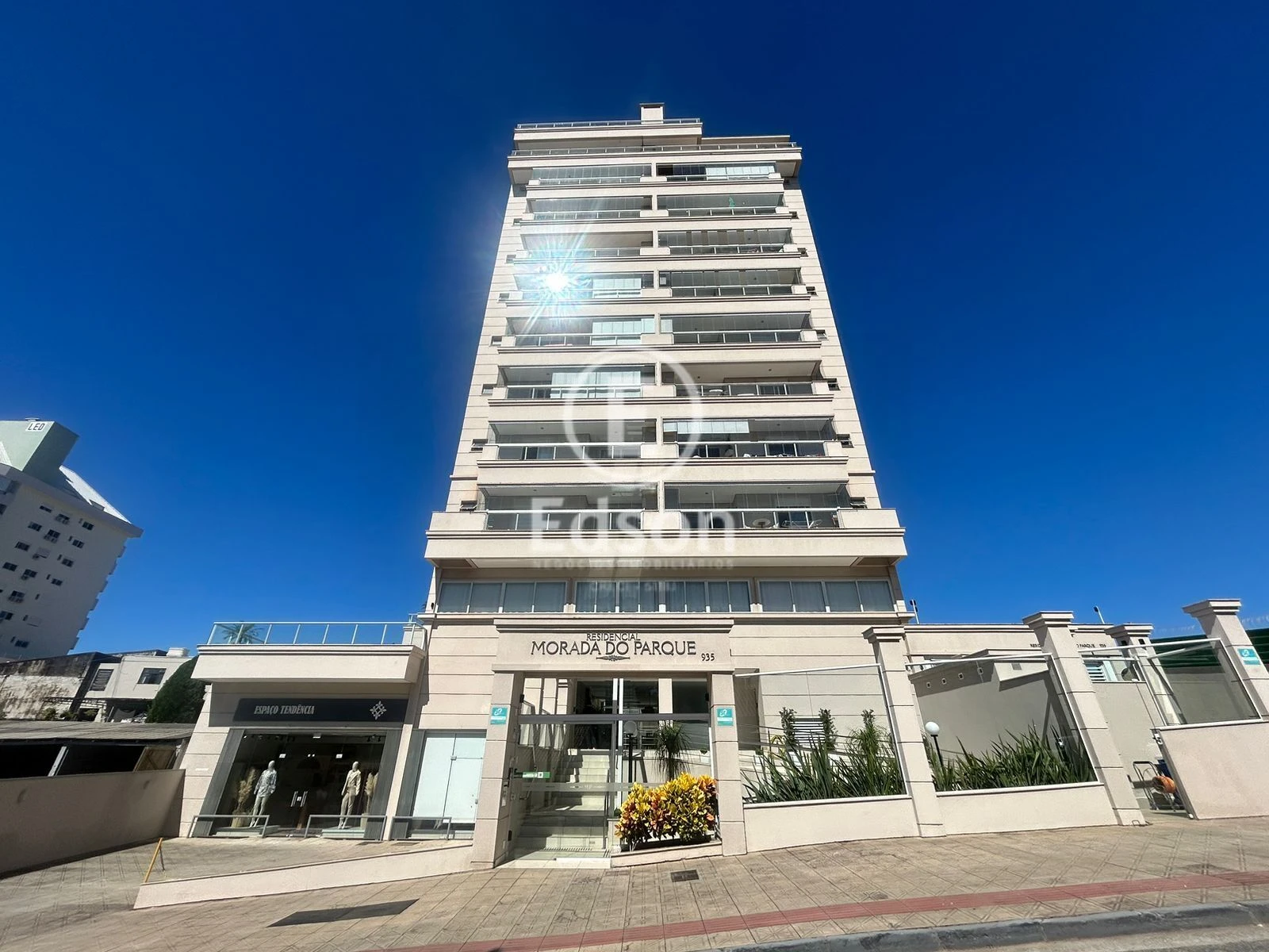 Apartamento em Canto, Florianópolis. 3 quartos, 180m². Imagem 1 de 15