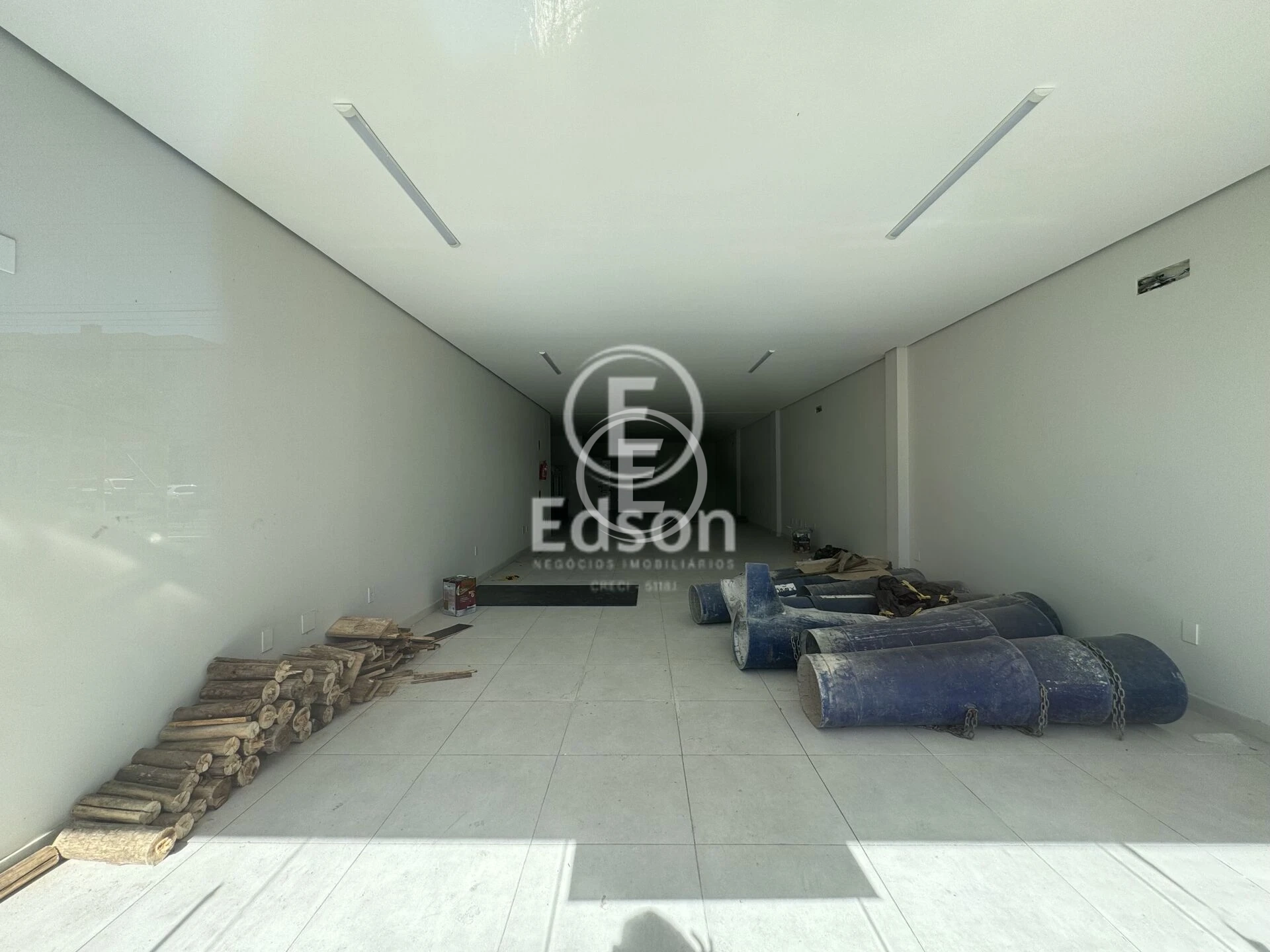 Escritório/Sala em Ponte do Imaruim, Palhoça. 0 quartos, 147m². Imagem 2 de 4