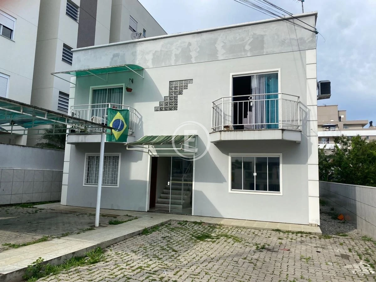 Apartamento em Pagani, Palhoça. 3 quartos, 77m². Imagem 1 de 9