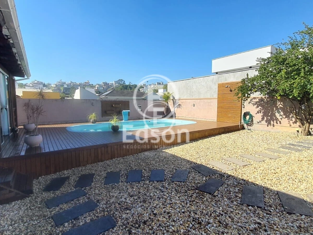 Casa em Pedra Branca, Palhoça. 4 quartos, 240m². Imagem 9 de 13