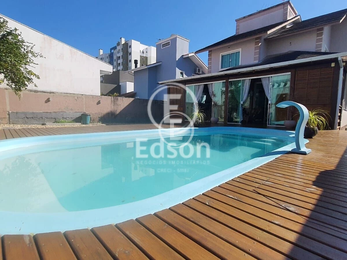 Casa em Pedra Branca, Palhoça. 4 quartos, 240m². Imagem 10 de 13