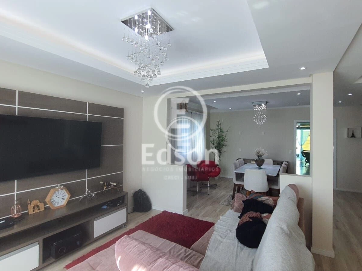 Casa em Pedra Branca, Palhoça. 4 quartos, 240m². Imagem 2 de 13