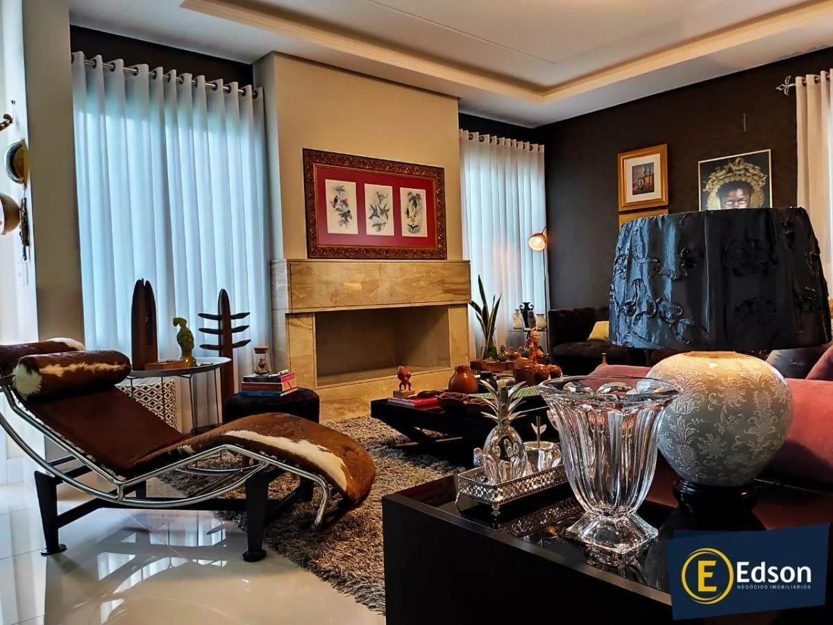 Casa em Pedra Branca, Palhoça. 4 quartos, 402m². Imagem 1 de 19