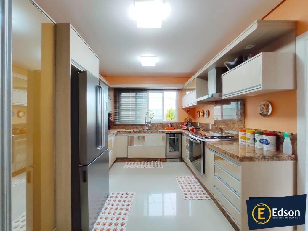 Casa em Pedra Branca, Palhoça. 4 quartos, 402m². Imagem 6 de 19
