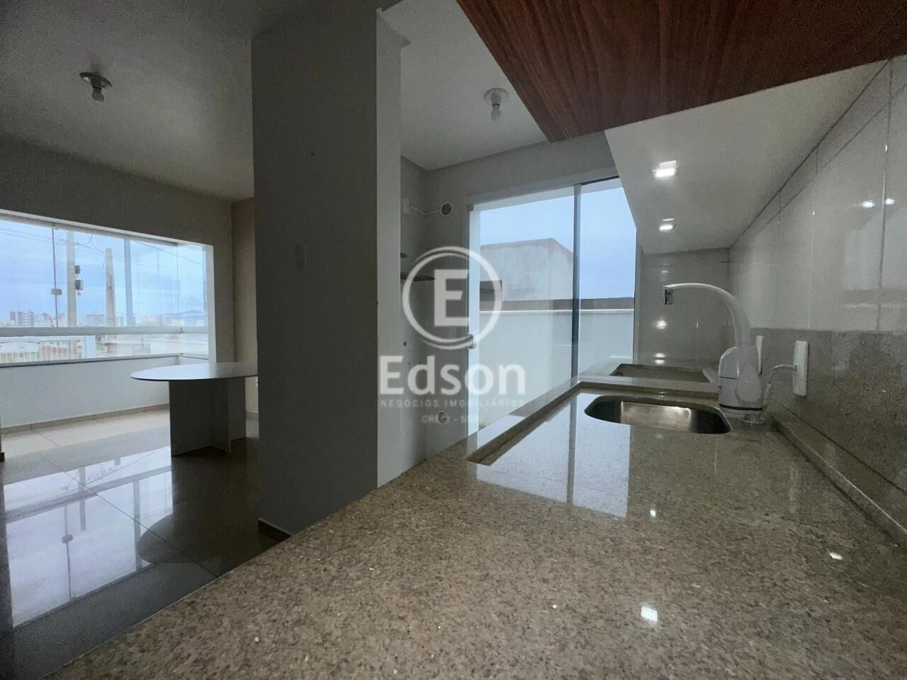 Apartamento em São Sebastião, Palhoça. 2 quartos, 68m². Imagem 2 de 11