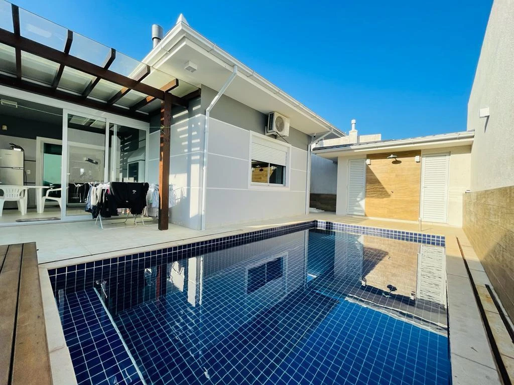 Casa em Pedra Branca, Palhoça. 3 quartos, 180m². Imagem 1 de 15