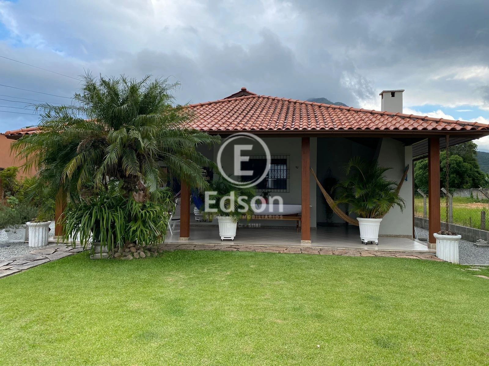 Casa em Aririú da Formiga, Palhoça. 4 quartos, 228m². Imagem 2 de 15