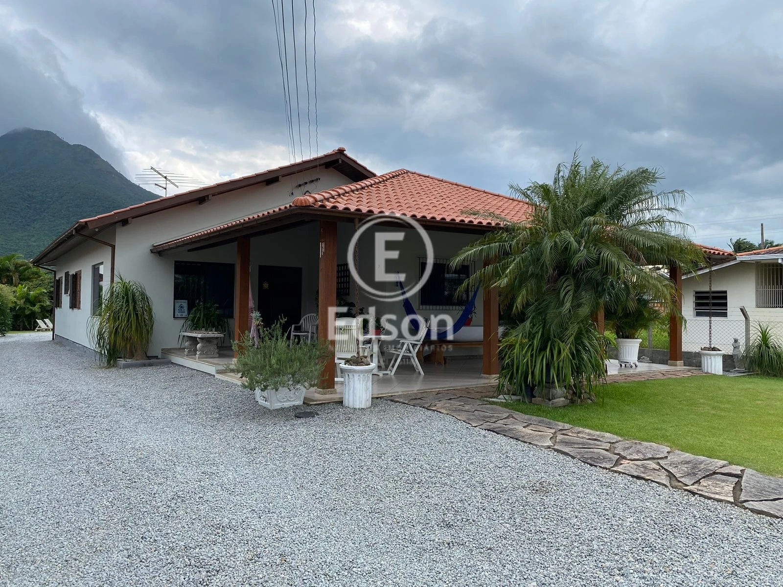 Casa em Aririú da Formiga, Palhoça. 4 quartos, 228m². Imagem 1 de 15