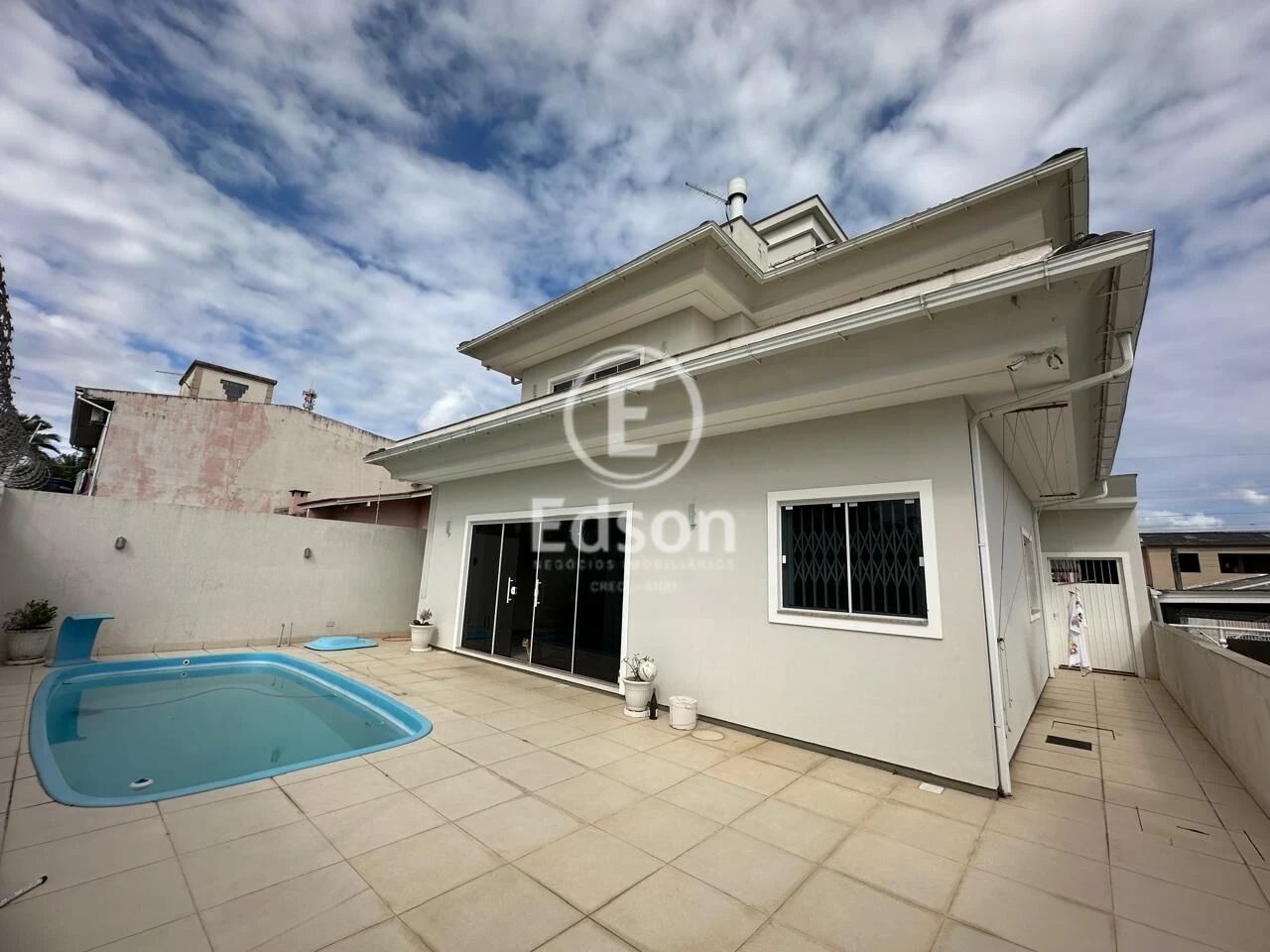 Casa em Picadas do Sul, São José. 3 quartos, 200m². Imagem 2 de 15