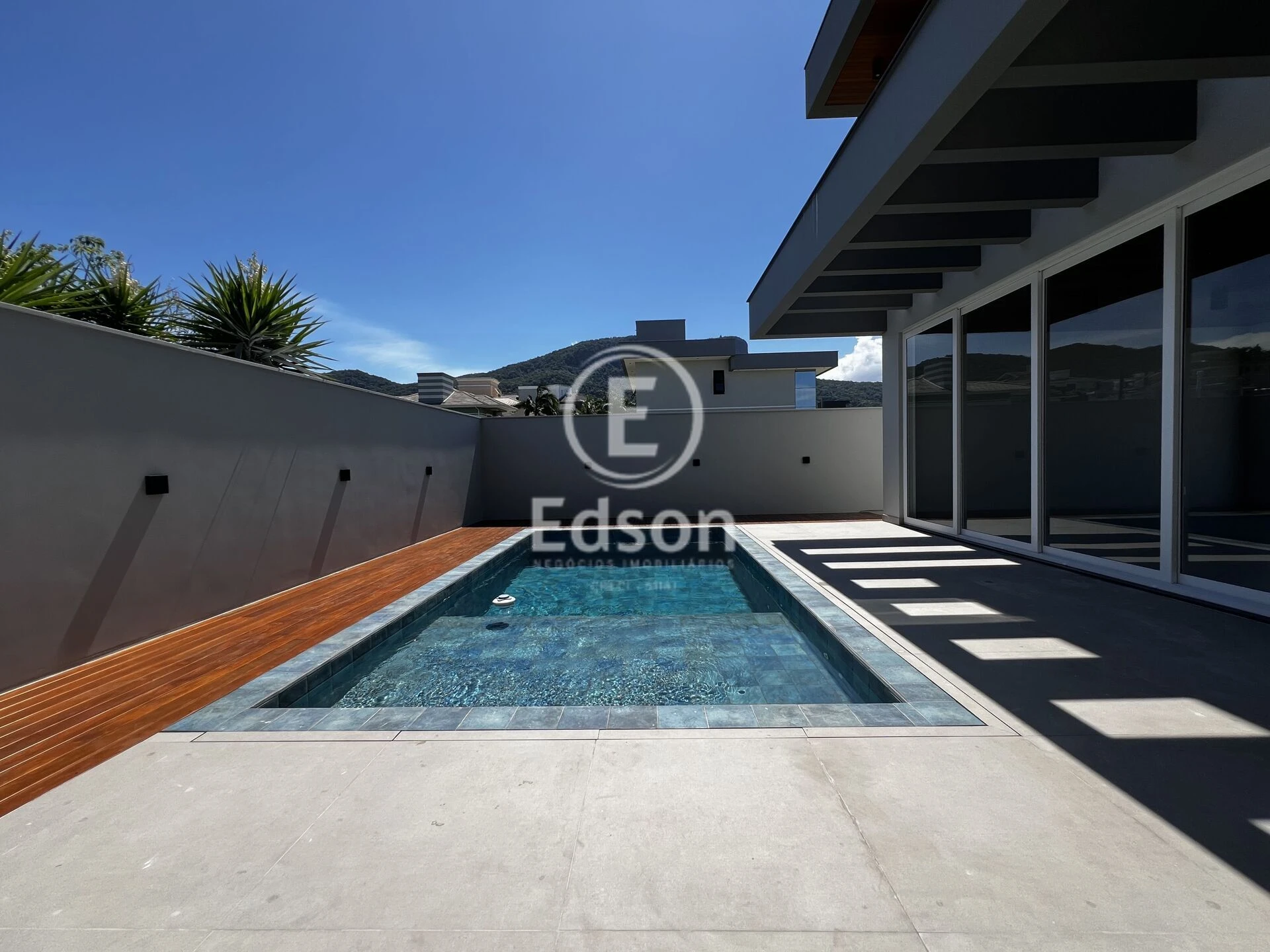 Casa em Pedra Branca, Palhoça. 3 quartos, 253m². Imagem 9 de 10