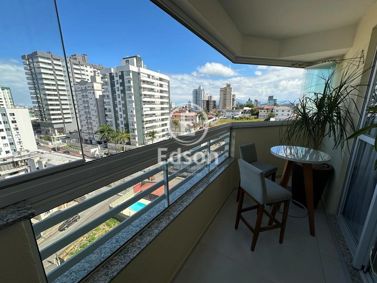 Apartamento em Barreiros, São José. 3 quartos, 92m². Imagem 1 de 15