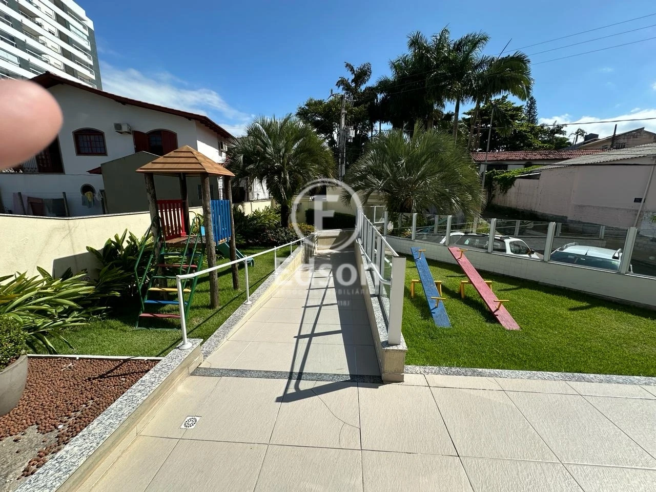 Apartamento em Barreiros, São José. 3 quartos, 92m². Imagem 2 de 15