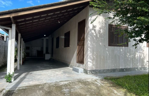 Casa com 4 quartos em Ponte do Imaruim, Palhoça