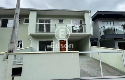 Casa com 3 quartos em Forquilhas, São José