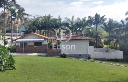 Casa com 3 quartos em Forquilhas, São José