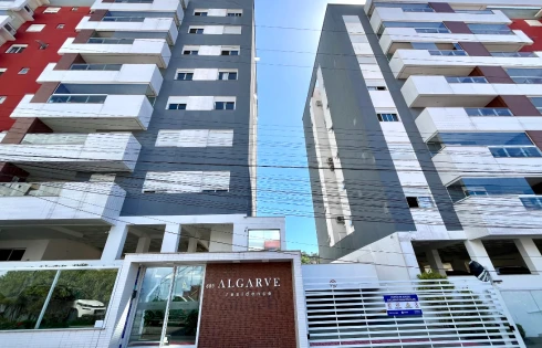 Apartamento com 3 quartos em Praia Comprida, São José