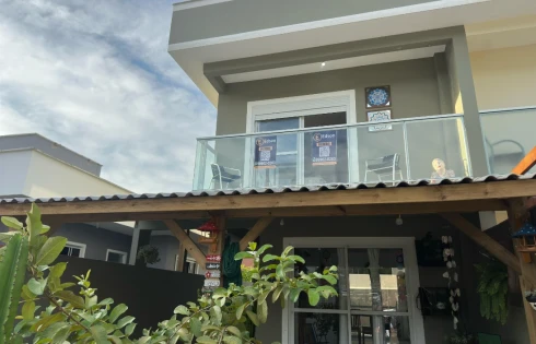 Sobrado Geminado com 2 quartos em Bela Vista, Palhoça