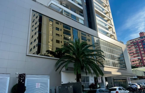 Apartamento com 3 quartos em Kobrasol, São José