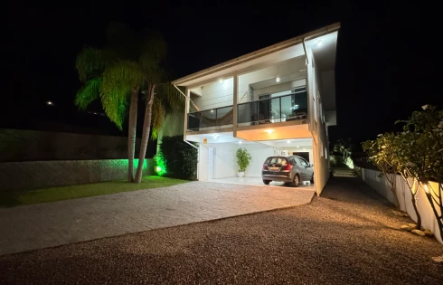Casa com 3 quartos em Aririú, Palhoça