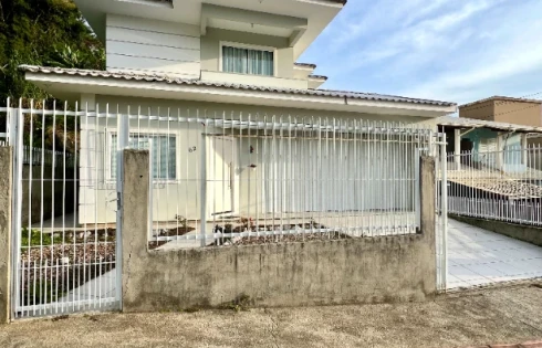 Casa com 3 quartos em Forquilhinha, São José
