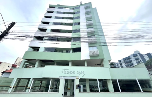 Apartamento com 2 quartos em Coloninha, Florianópolis