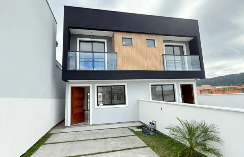 Sobrado Geminado com 2 quartos em Bela Vista, Palhoça