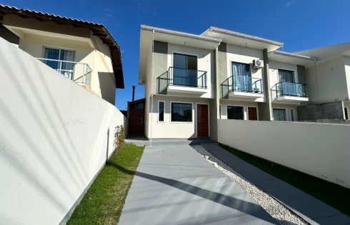 Sobrado Geminado com 2 quartos em Aririú, Palhoça